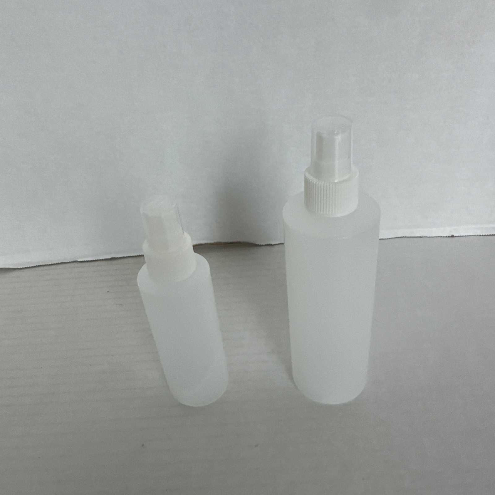 4 & 8 oz 48 Natural Cylinder Round Plastic Bottles with Pump & Spray Cap 24/410
