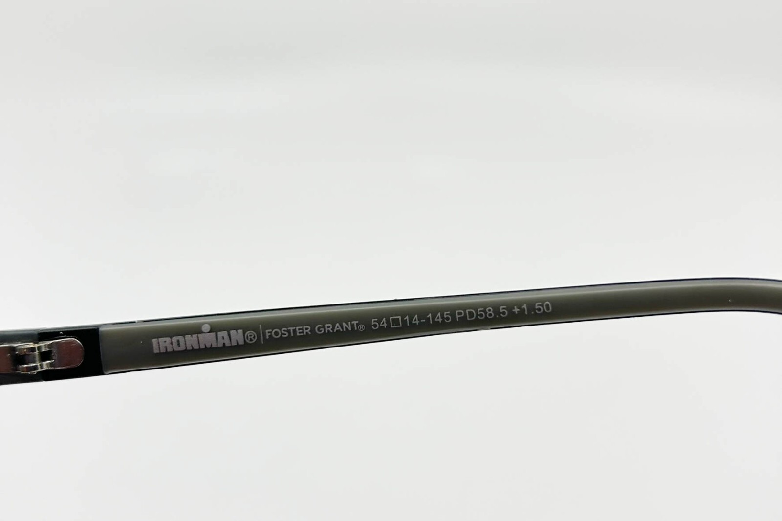 Foster Grant Ironman DG0622 IM2004 Eyeglasses Frames Mens 54-14-145 3651