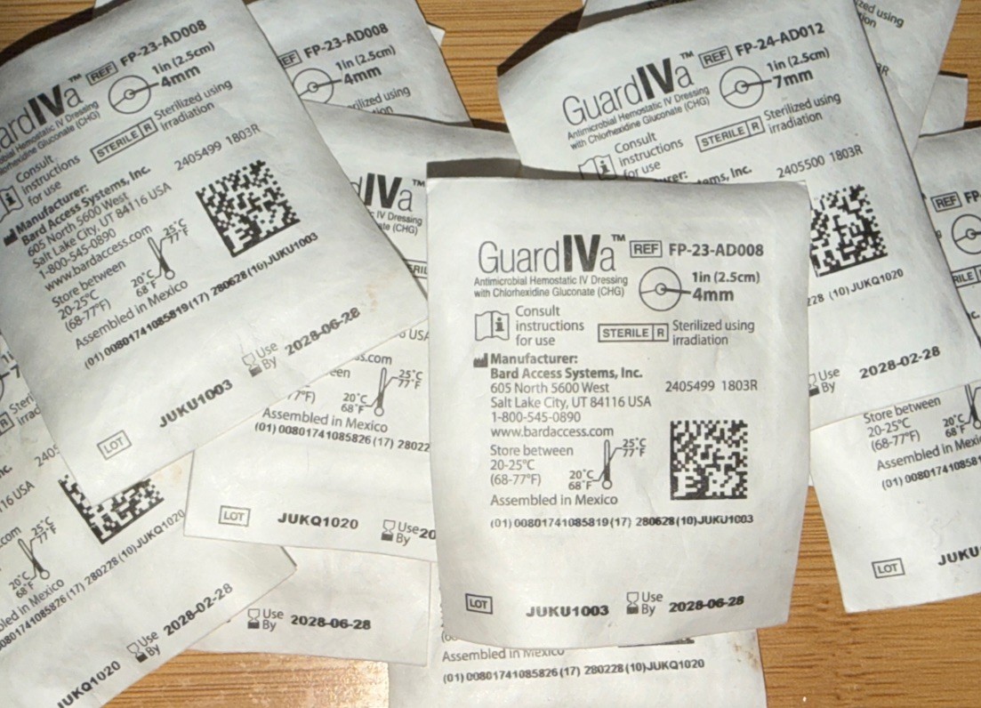 BD GuardIVa Hemostatic IV Dressing CHG Sponge, 1″ Disk 7mm Center Hole, 10 Count