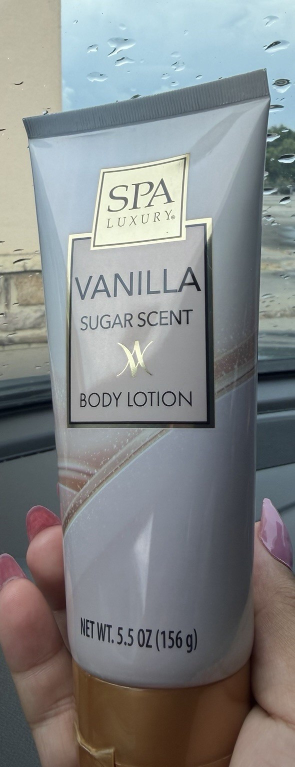 Spa Luxury Vanilla Scent Daily Use Moisturizing Lotion for Body & Hands 5.5oz