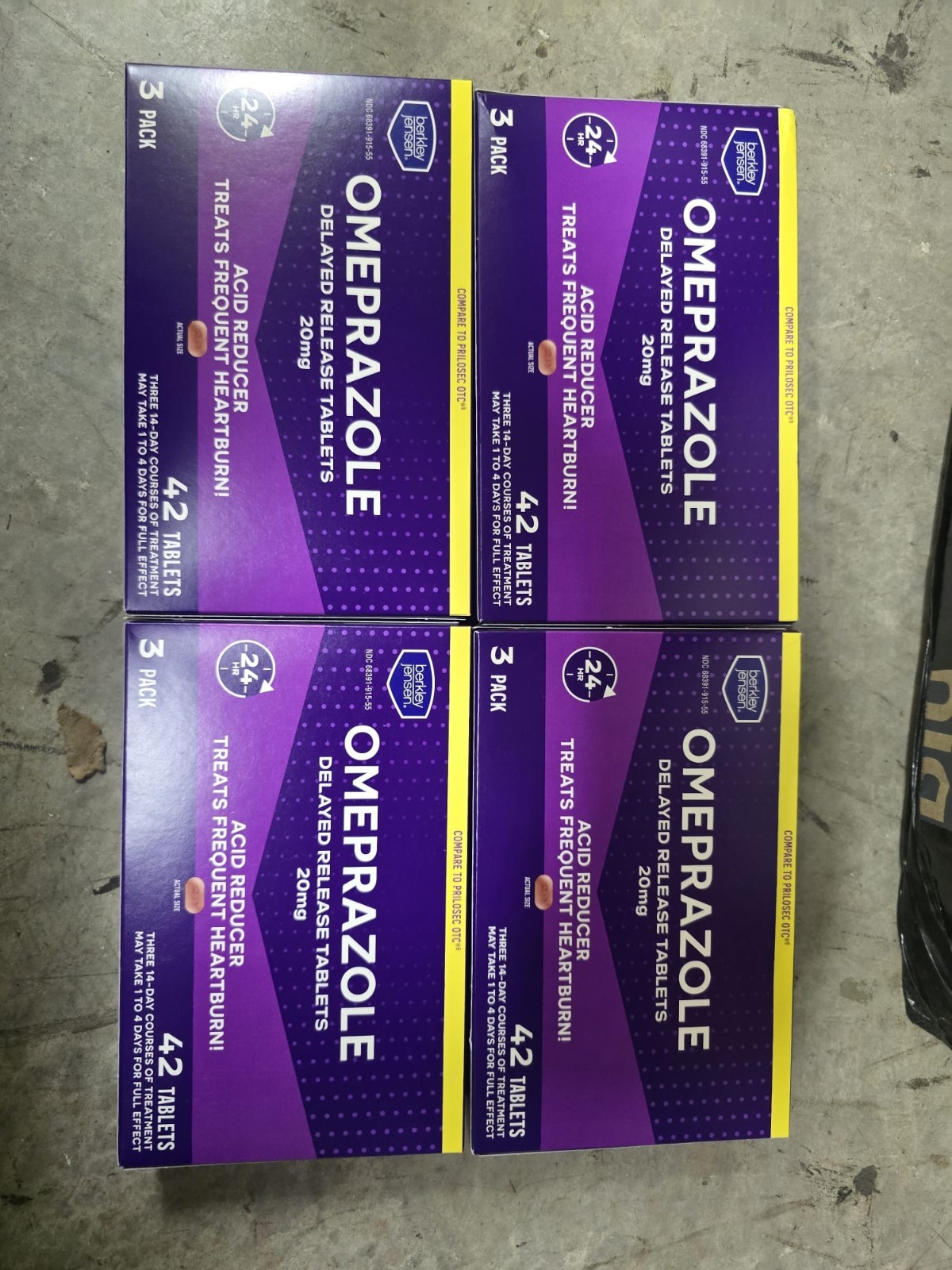 Berkley Jensen Omeprazole 20 mg Delayed Release, 42 Count (Pack of 4) EXP 07/27+
