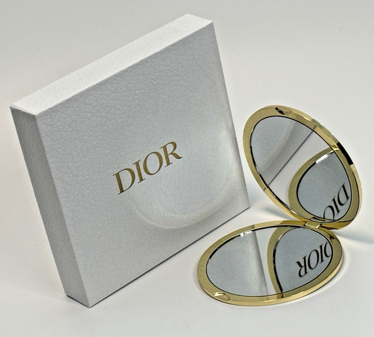 CHRISTIAN DIOR (Parfumes) GWP Gold Pocket Double Mirror Case NEW IN BOX