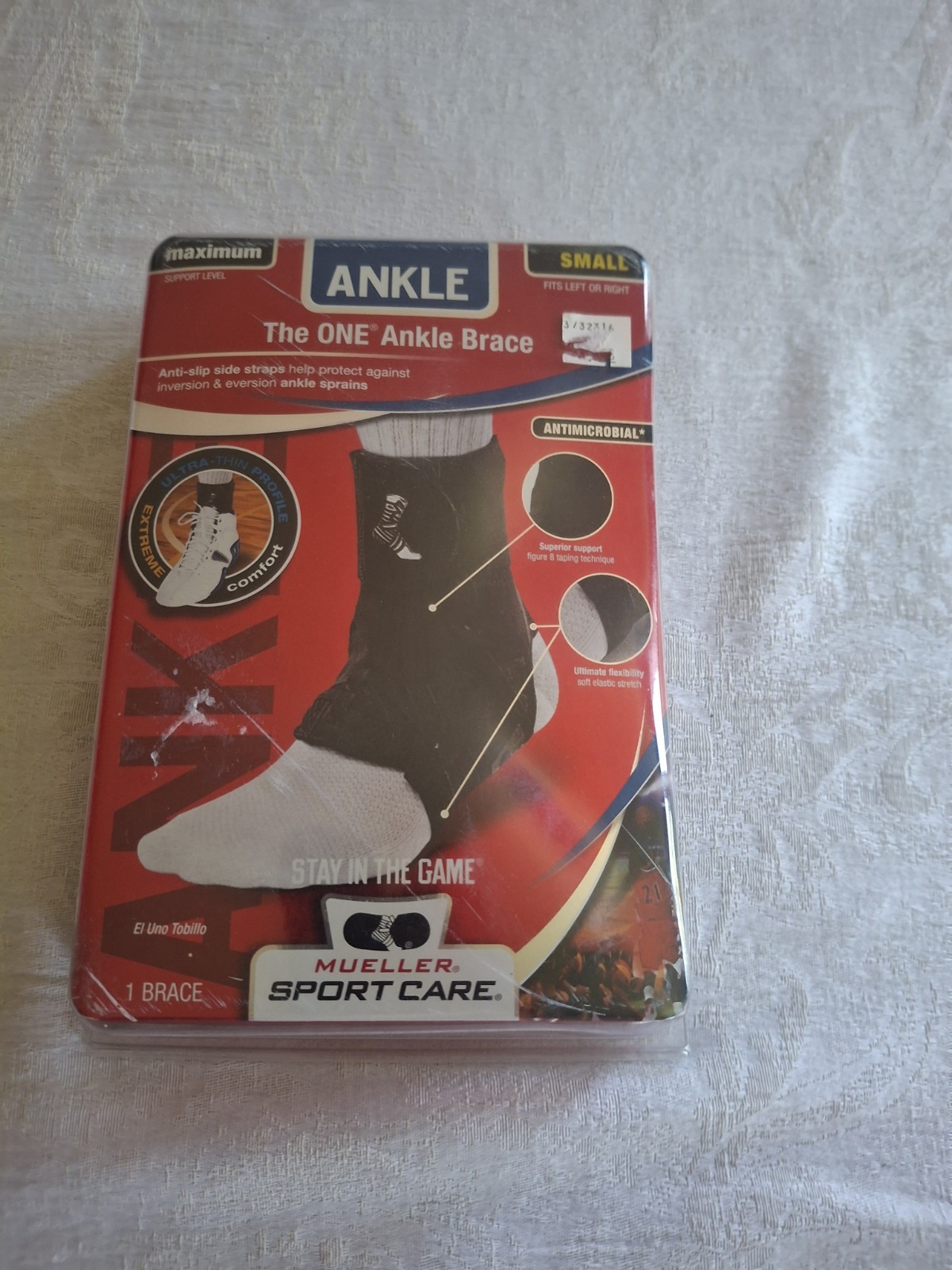 Mueller Sports Care Ankel Brace Size Small