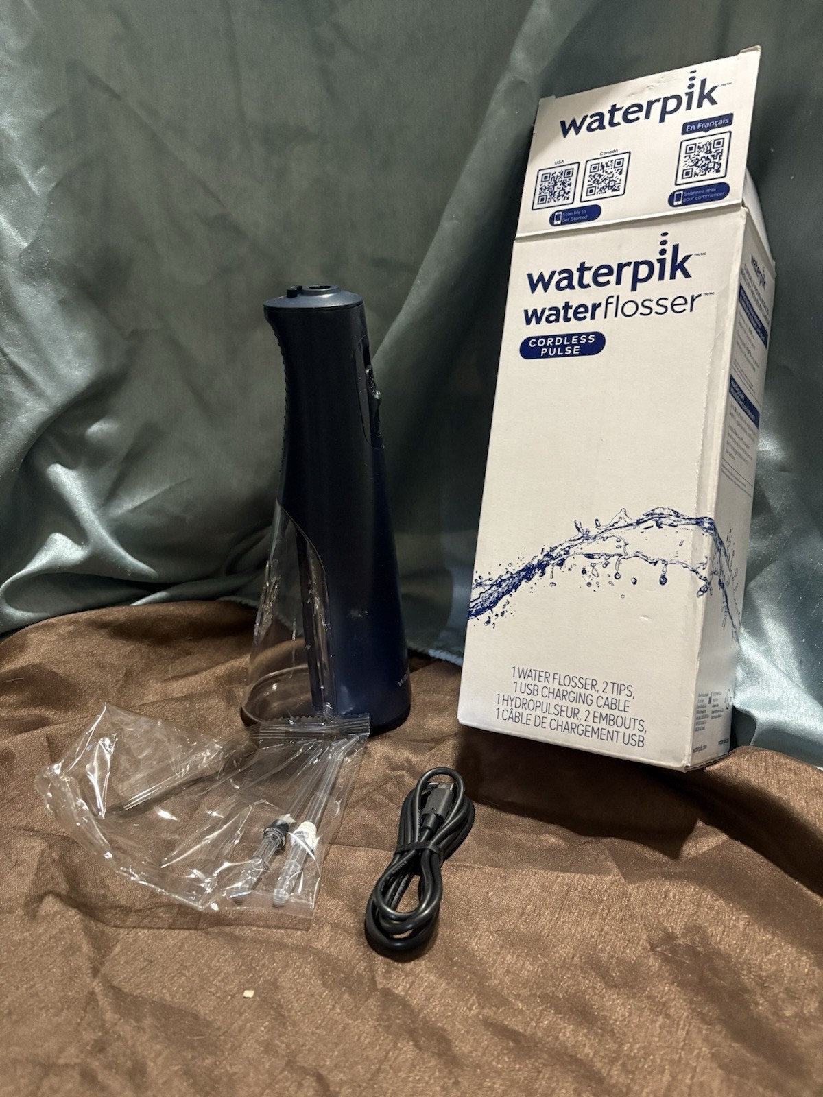 Waterpik Cordless Pulse Water Flosser, Black, USB Charging Cable & Tips