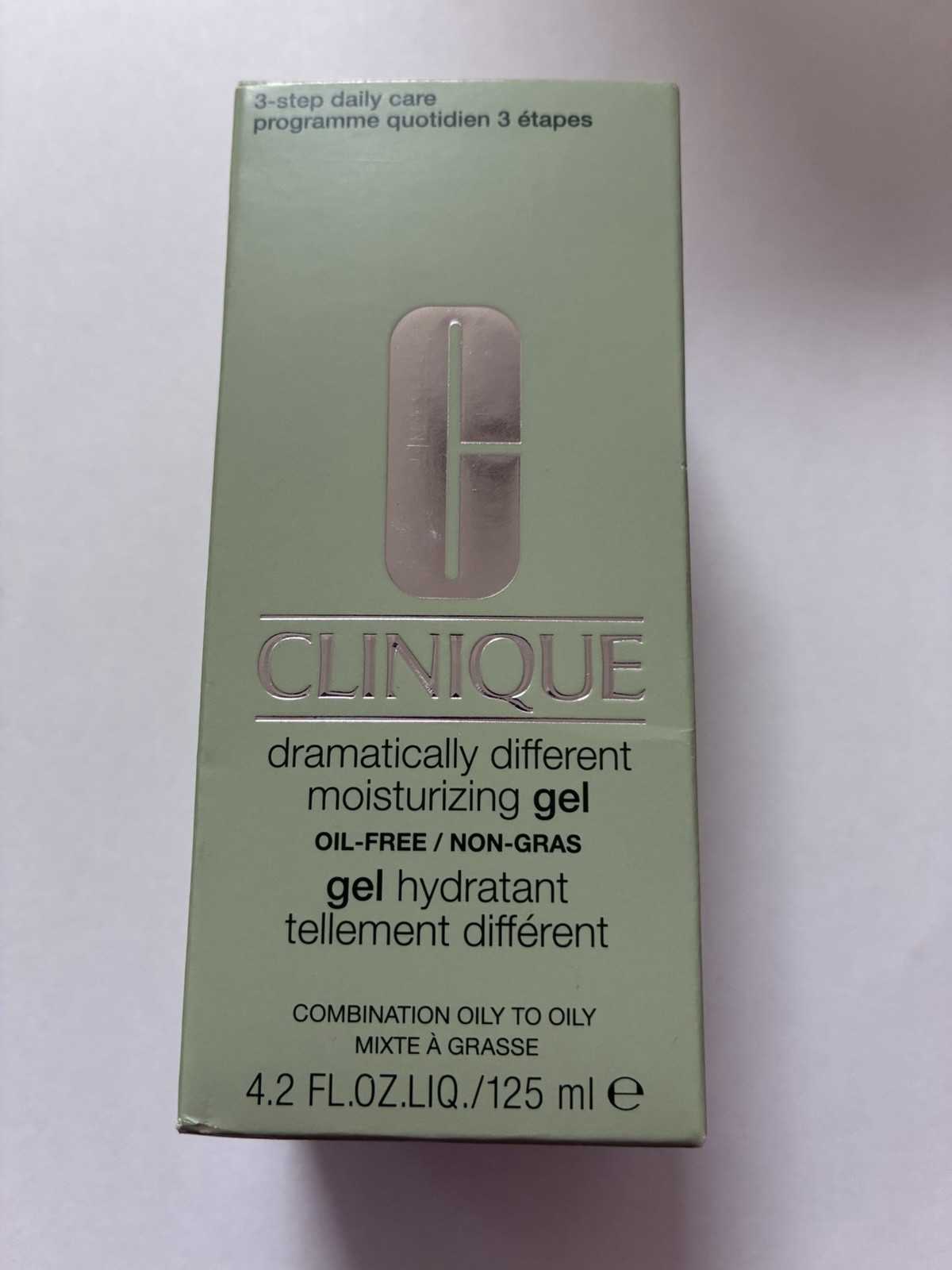 Clinique Dramatically Different Moisturizing Gel with Pump – 4.2oz