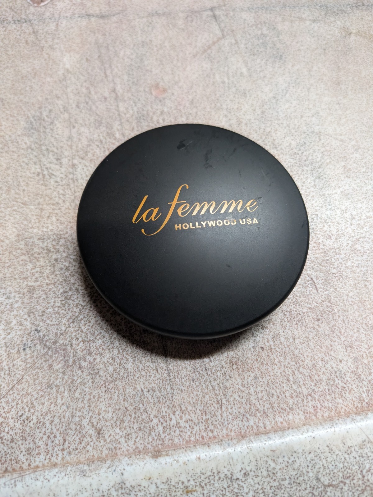 La Femme Compact pressed Powder