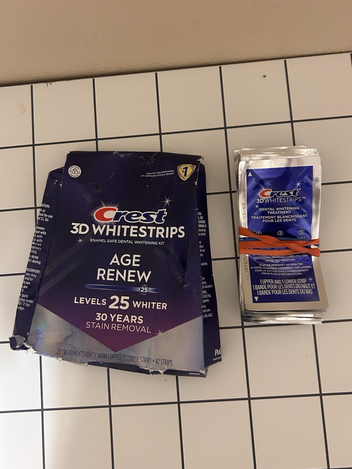 Crest 3D Whitestrips Age Renew 25 Levels 42 Ct Exp 2/28