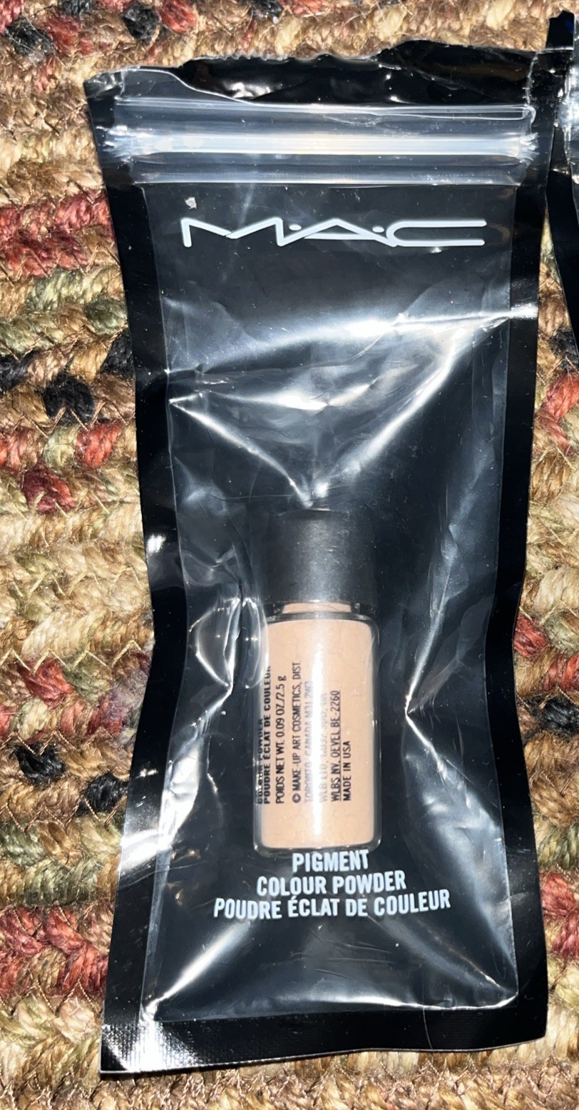 MAC-PIGMENT COLOUR POWDER-0.09 OZ. ONE OF BUYER CHOICE- NIP/NWOP