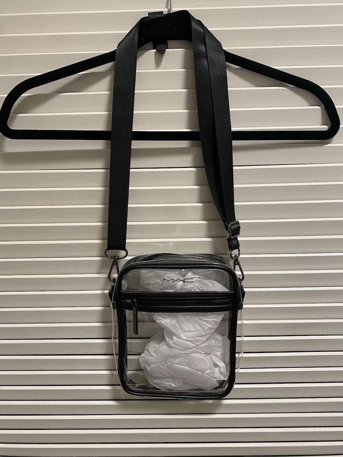 MAC Crossbody Makeup Bag 1.5″x6″x10″ w/ 12”-24” Strap – BRAND NEW IN PACKAGE
