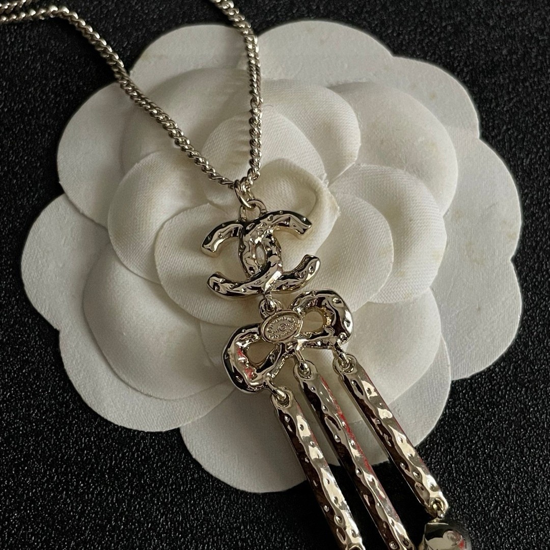 CHANEL Silver Tone CC Pendant Necklace Box Chain Clear Rhinestone Charm