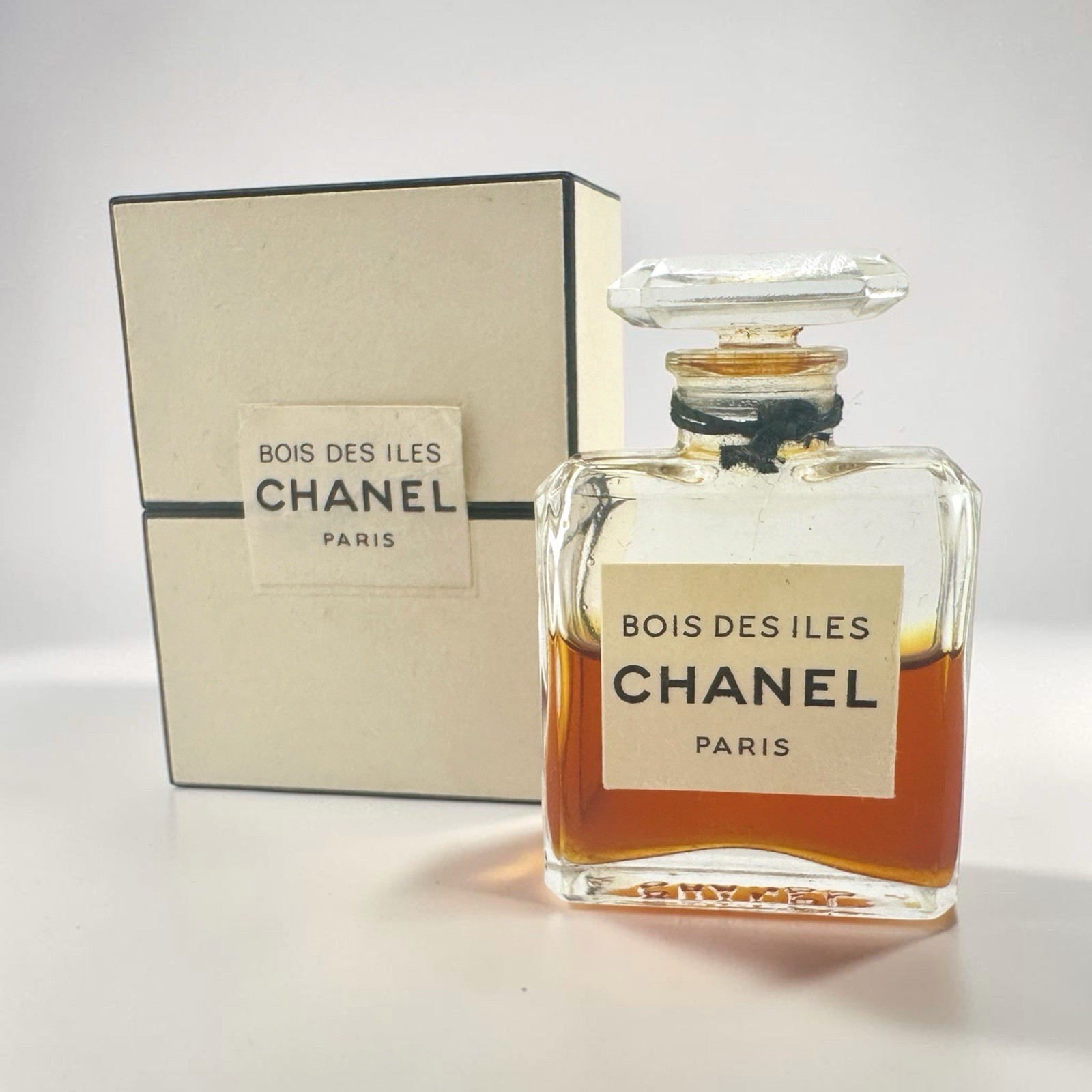 Vintage CHANEL Bois des Iles EXTRAIT Parfum 1/4 oz No.209 1950s France Box Half