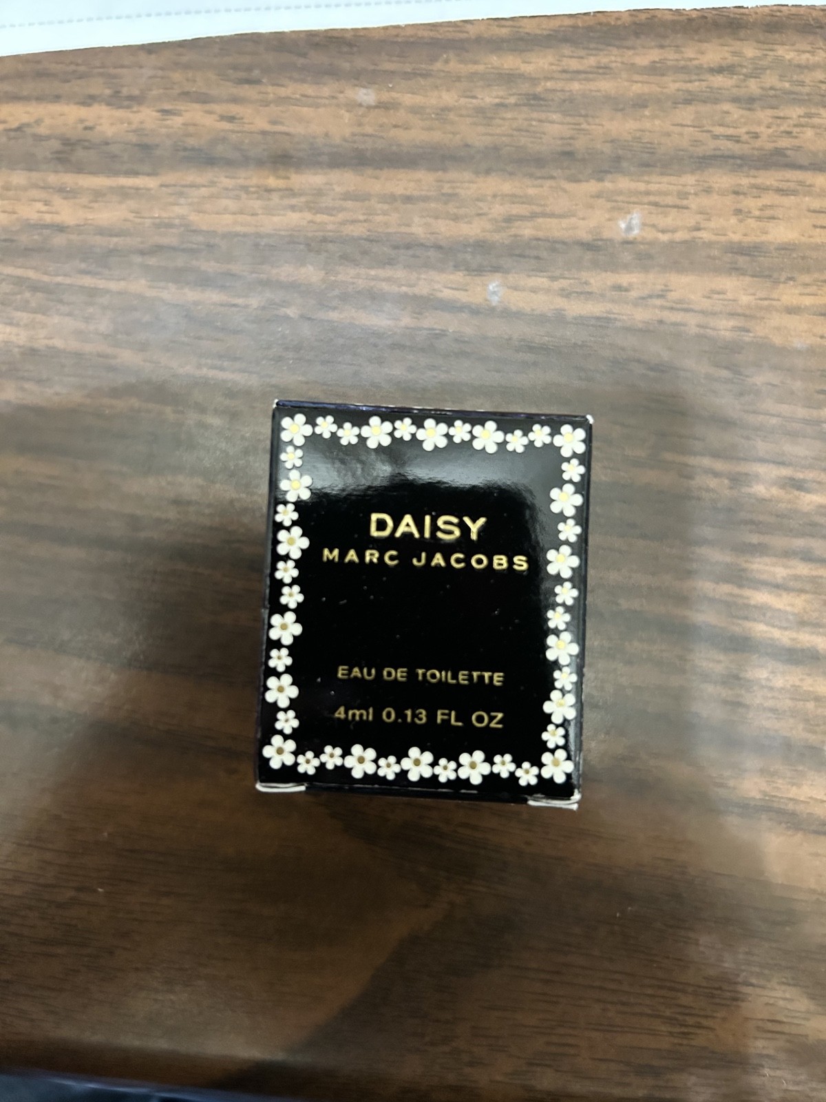 Marc Jacobs Daisy Eau de Toilette 0.13 fl oz 4 ml Travel Dabber Splash Mini