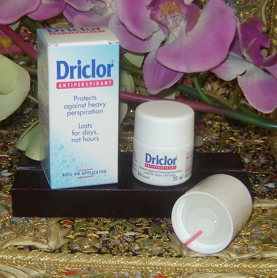 20ml — DRICLOR Roll on Applicator Antiperspirant 20ml NEW IN BOX, EXP 05/2026