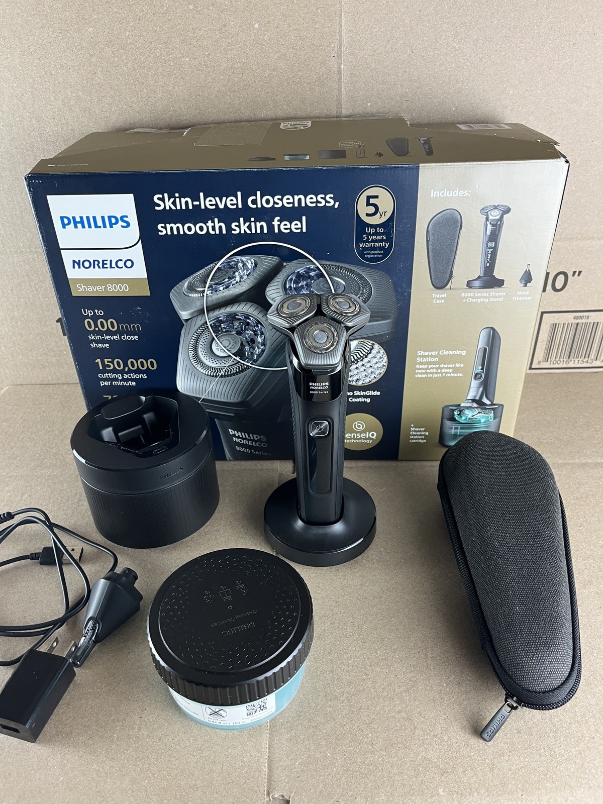 Philips Norelco Electric Shaver 8000 Set Black Wet & Dry SenseIQ