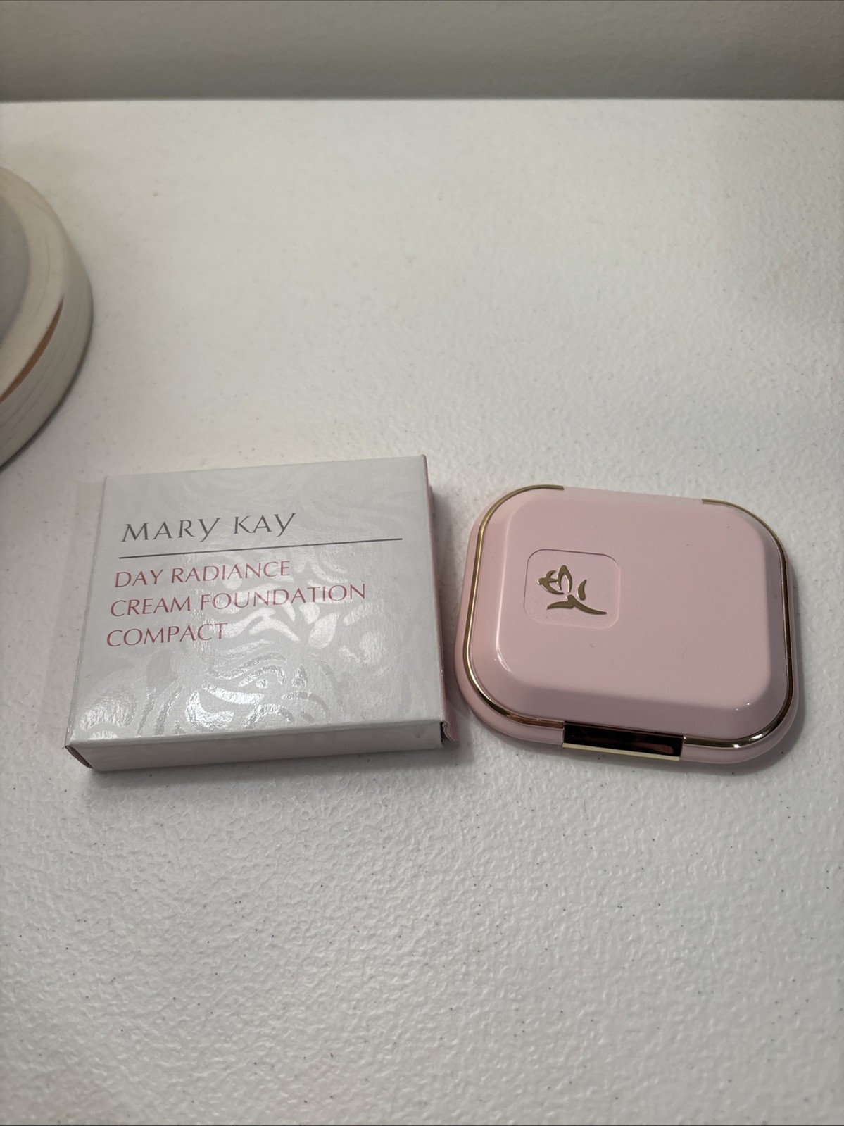 Mary Kay DAY RADIANCE COMPACT 3270 Unfilled NEW Pink Vintage