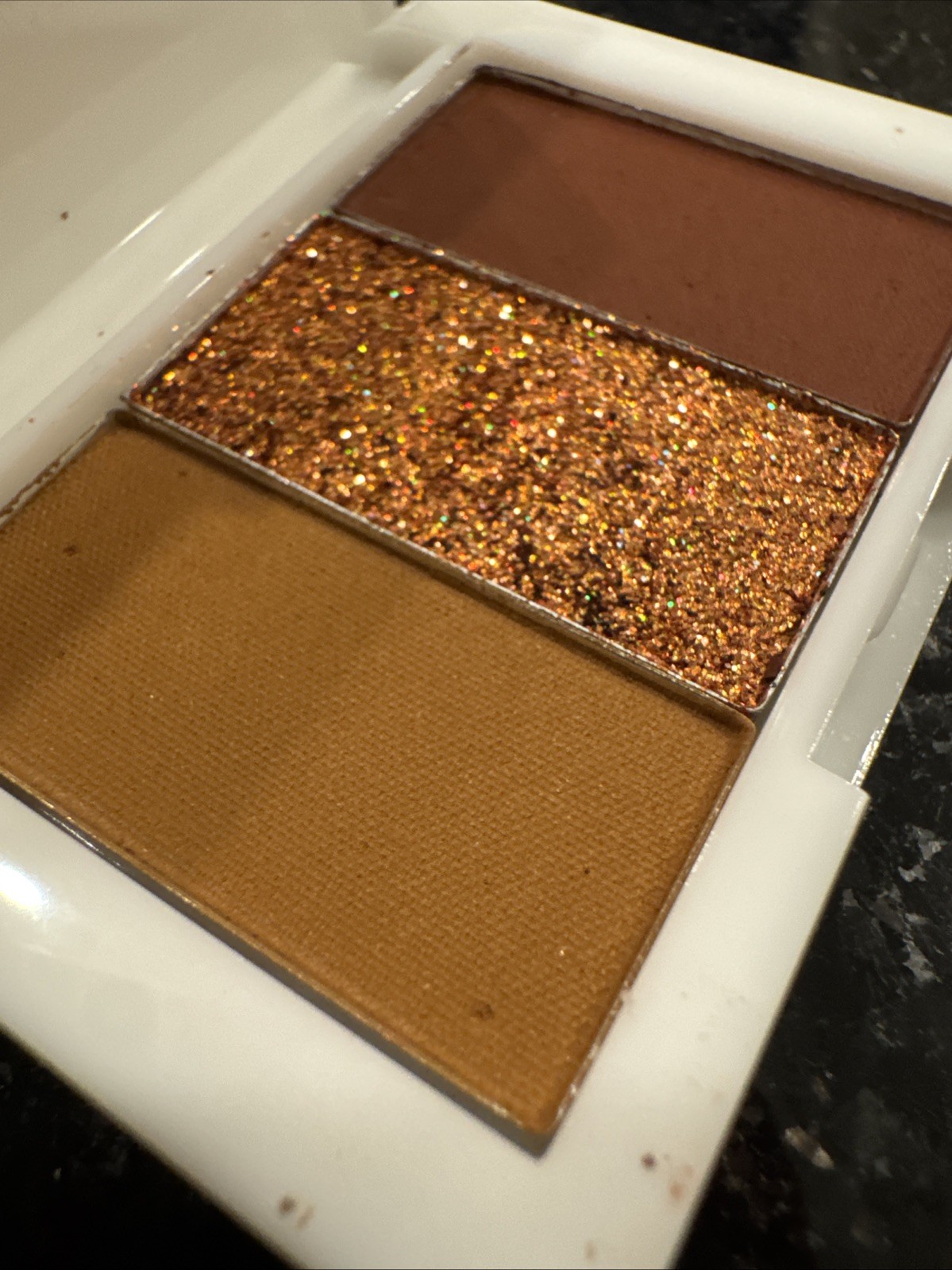 (1) HIPDOT Witchy Nouveau Pressed Pigment Unknown Fine Art Salem eyeshadow