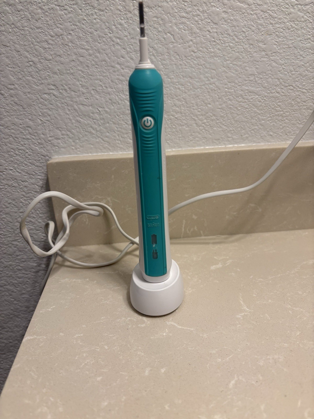 BRAUN Oral-B 3756 Rechargeable Electric Toothbrush Handle & Charger Germany