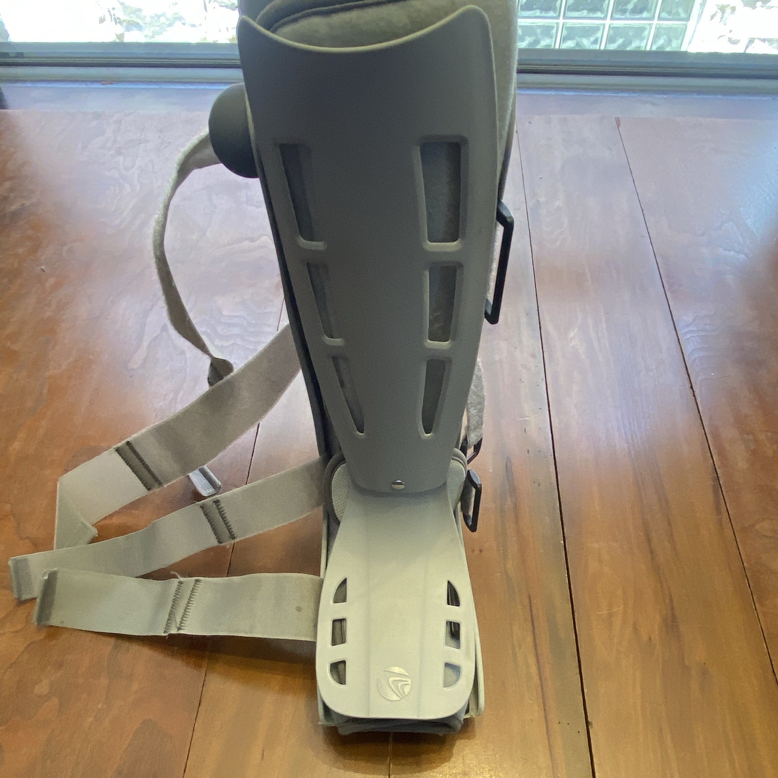 Breg Gray Ankle/Foot Walking Boot Immobilizer Stabilizer Adjustable One Size